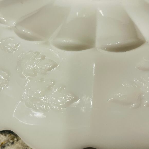 Westmoreland Milk Glass Tray - Picture 6 of 11